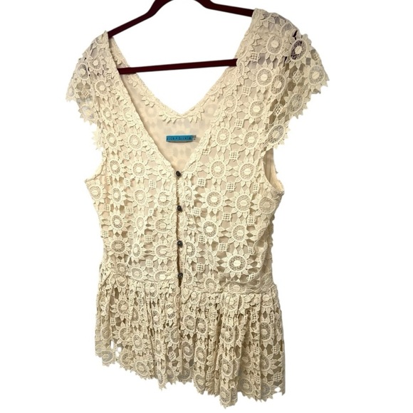 Alice + Olivia Wendy Cream Lace Button Front Vest Peplum Top Women’s Large - Picture 7 of 14
